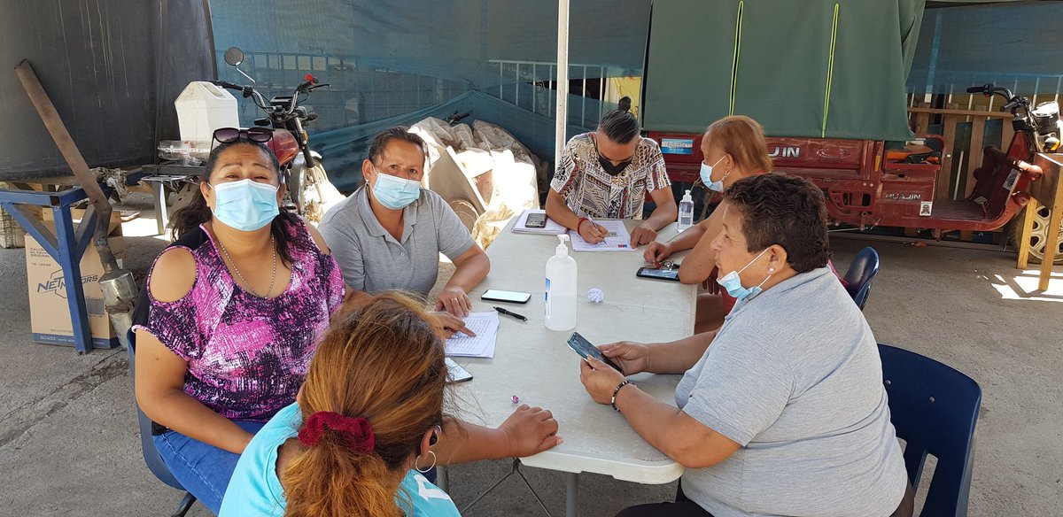 VictorSVenegas's tweet photo. Segundo día de atención a propietarios que optan por #CNTDoñaMarta de @BrunetPlan 
Gracias a la comunidad y sus delegadas por tremendo apoyo!!!
@JuntaMarta @ServiuRM @Minvu @MinvuRM 
#ERU #ERUenTerreno https://t.co/hQLdYC3YmS