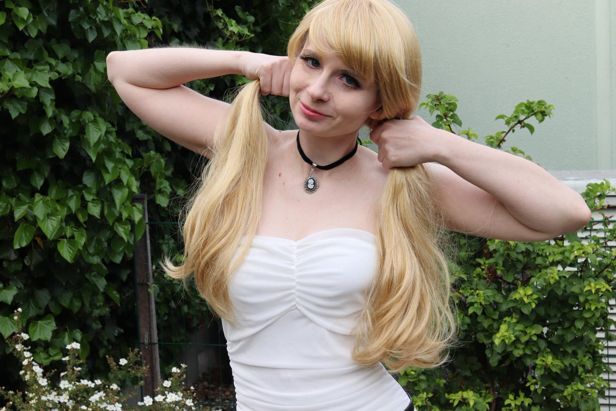 #Cosplay :
Sofie as the Mayor's Daughter Katherine Warren.
.
Photo:
by Olli 

#REBHFun
#コスプレ
#residentevil
#residentevilcosplay