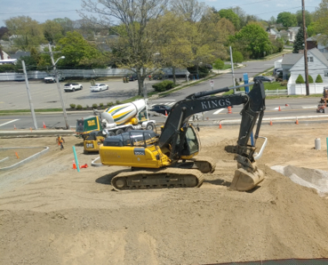One of many excavators used by the Site Division to perform mass cuts &amp; fills, utility istallation, foundation excavation.
.
.
.                                   
#BuiltbyKINGS #KINGS #KingsCapitalConstruction #Westchester #Construction #SiteWork #SiteDevelopment #Development