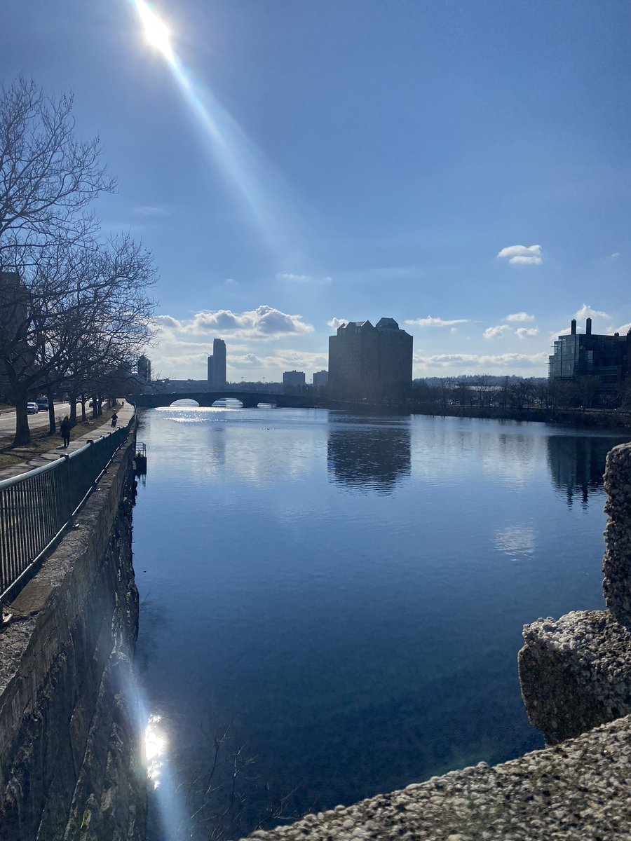 juliettekayyem's tweet photo. A little late but still wake up. #whywerun #freakingcold https://t.co/XroibgiP0x