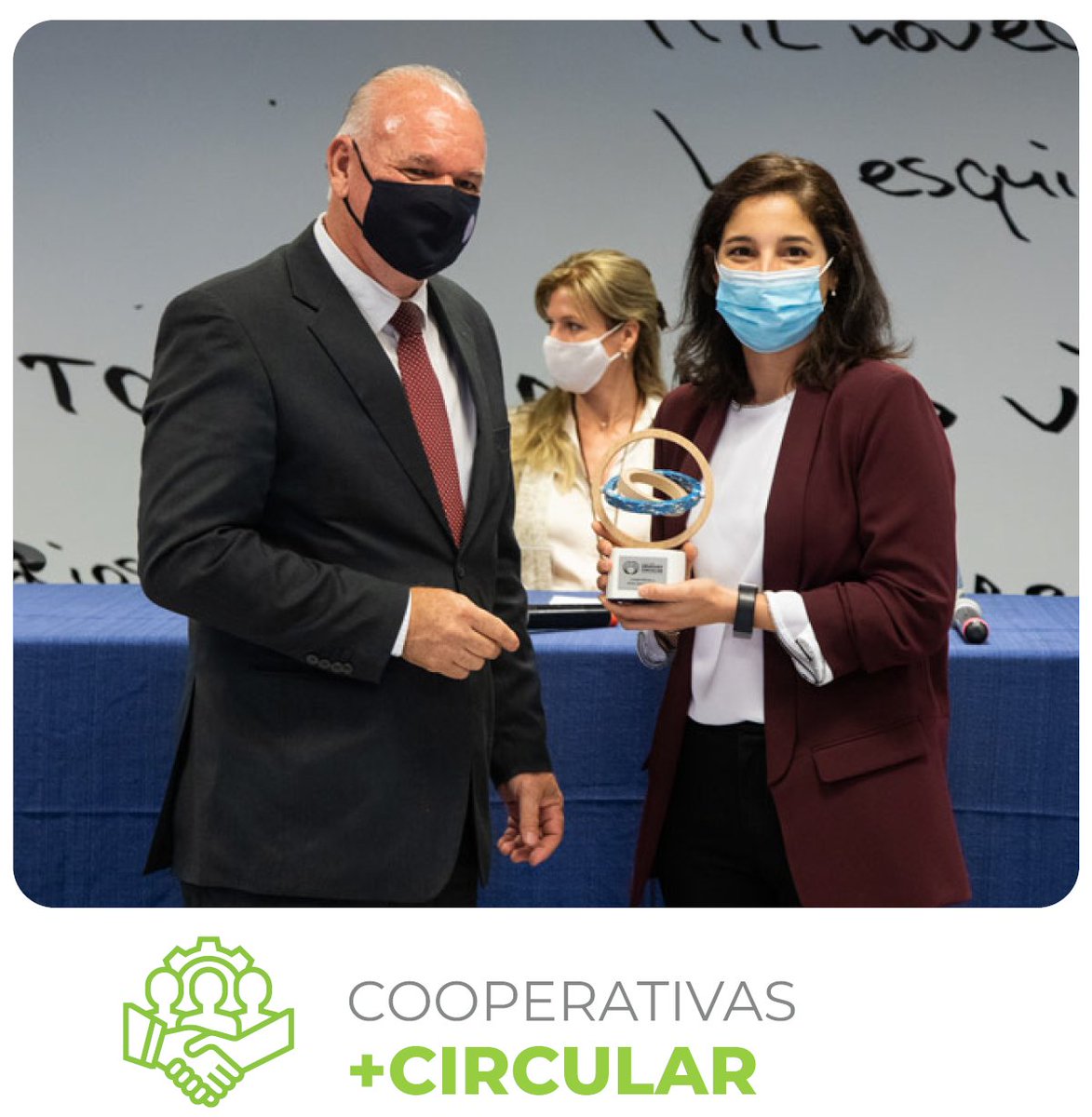 3vectores's tweet photo. 🔛 Conocé a los 5 ganadores del Premio Nacional @UruguayCircular 2020! 

Reconocimiento Nacional que ayudamos a cocrear en Uruguay! #CircularEconomy #EconomiaCircular 

▶️ https://t.co/h2A6HWxDFi https://t.co/AX7lgjKxyx