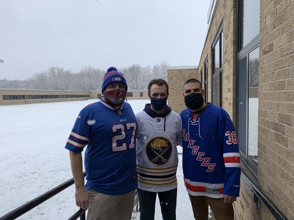 NHS Sports Spirit Day Competition Day!
More Class Pictures rolling in! Bonus Points awarded for all 
@BuffaloBills gear! #GoReds #GoBills #NewarkPride 
@NewarkCSD @AaronSweetNYR @_Bliek