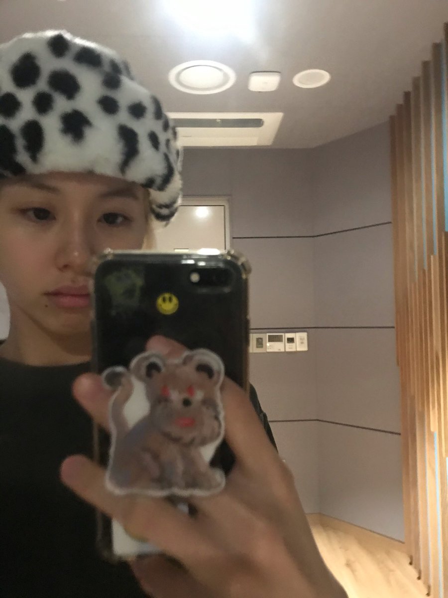 thinkingchae's tweet image. i  love  her  so  much