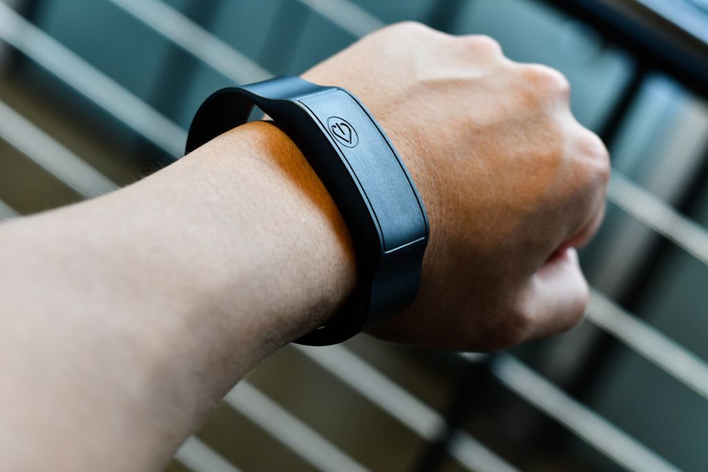 SOSAnywhere's tweet image. The SOS Anywhere band has the potential to save millions of lives!
⚡10-year battery life
🌎Works in over 213 countries
🌊Waterproof – Even in Saltwater!
🚨Alerts contacts in case of emergency
🚩Shares location with accuracy

Don’t take any chances. Pre-Order your today!