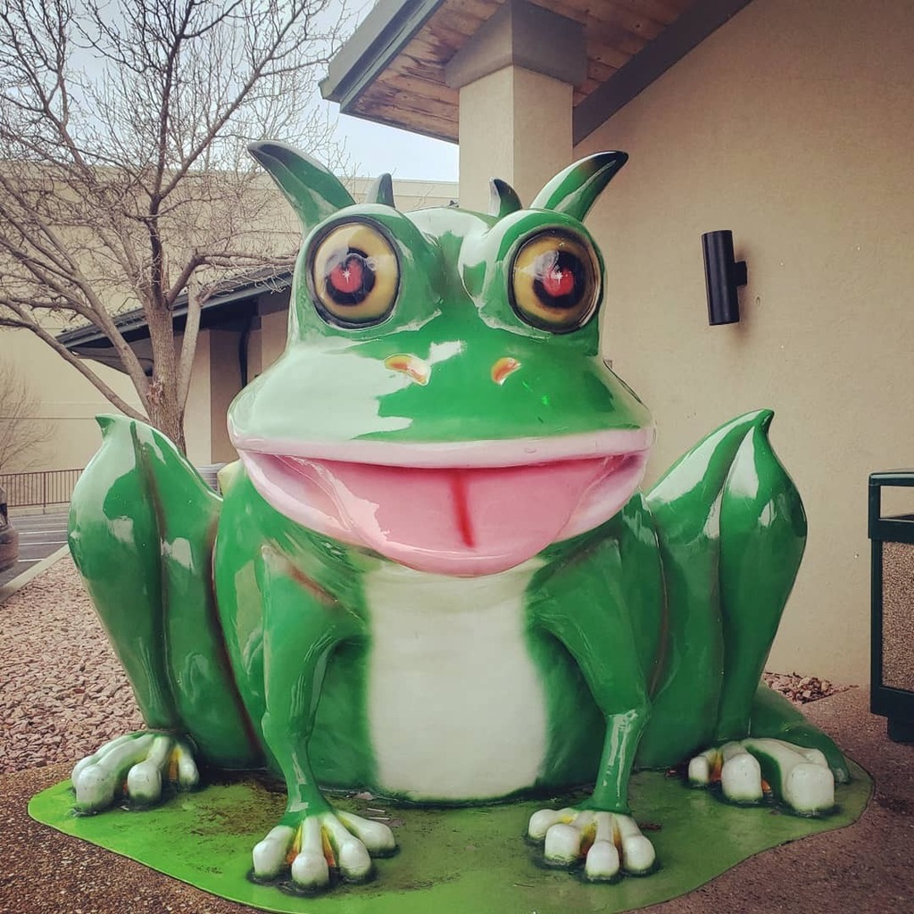 1weekendangler's tweet photo. When at @camdenonthelake you can't not eat at H. Toad's restaurant. The food was phenomenal!
#fishing #weekendangler #lakeoftheozarks #camdenonthelake #hornytoads https://t.co/fDFgVpBCR6 https://t.co/3LBx18bK3s