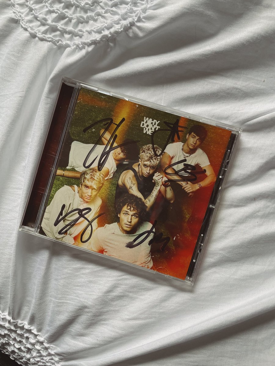 L0VELYMADS's tweet photo. This album is everything to me. Getting this made my day๐ค I love you boys with all my heart.
#TGTATBO #WDWListeningParty #WDWAlbum @whydontwemusic @whereiswdw @JonahMarais @SeaveyDaniel @jackaverymusic @corbynbesson @ImZachHerron https://t.co/WgW3pcwmdz