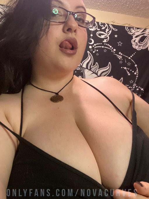 https://t.co/52g67Z5I5c
ONLY $3 for a limited time!
#BBW #hugeknockers #bigtitsforlife #squirt

-
@thesexpedition
@stu007gots
@feelinghorny85
@backtofap