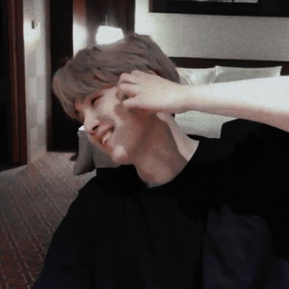 daeguboyoficial's tweet photo. ❛ 🎧;
            Agust D's Playlist ›
           #SentirseBienxAzul

¿Ya vieron el precioso videoclip que @blueflowxrs nos ha regalado el día de hoy? A mí me encantó, tanto la canción como la letra es bellísima, además en verdad amoo las canciones que incluyen el sonido (+) https://t.co/Oqe8EcgPK2