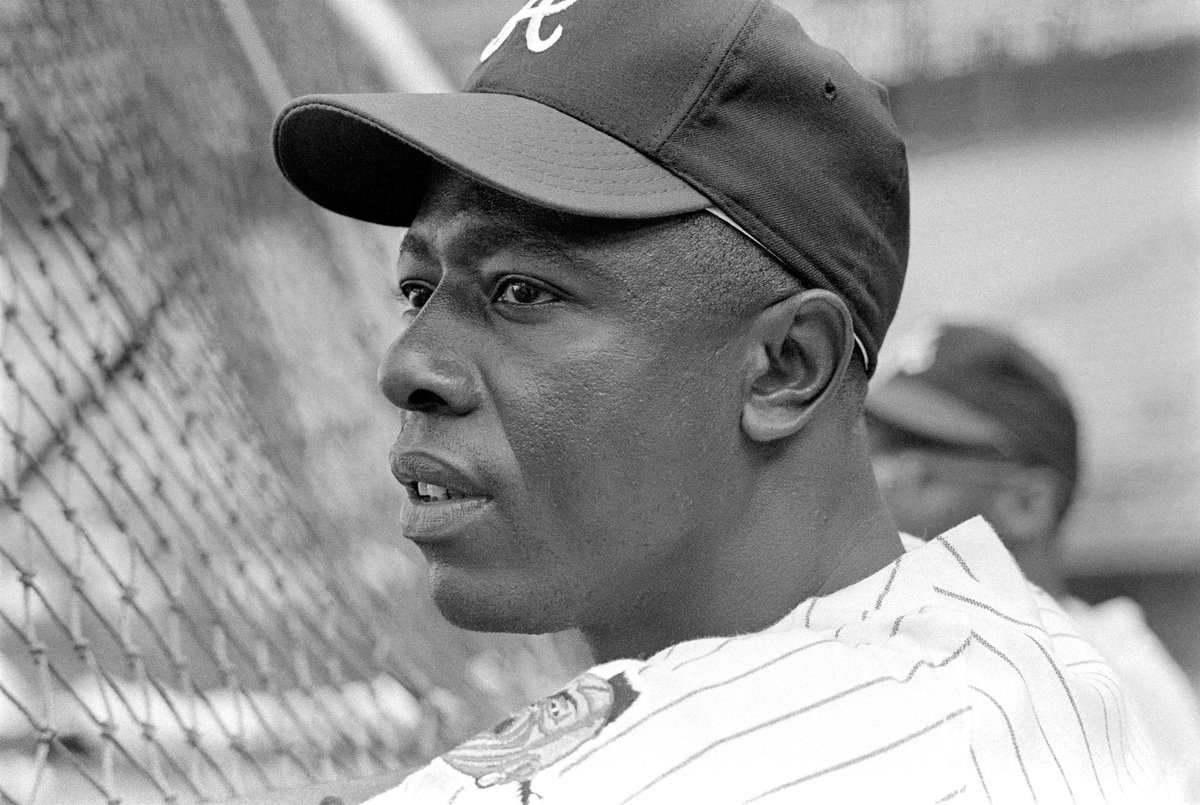 Tim Cook tweet media