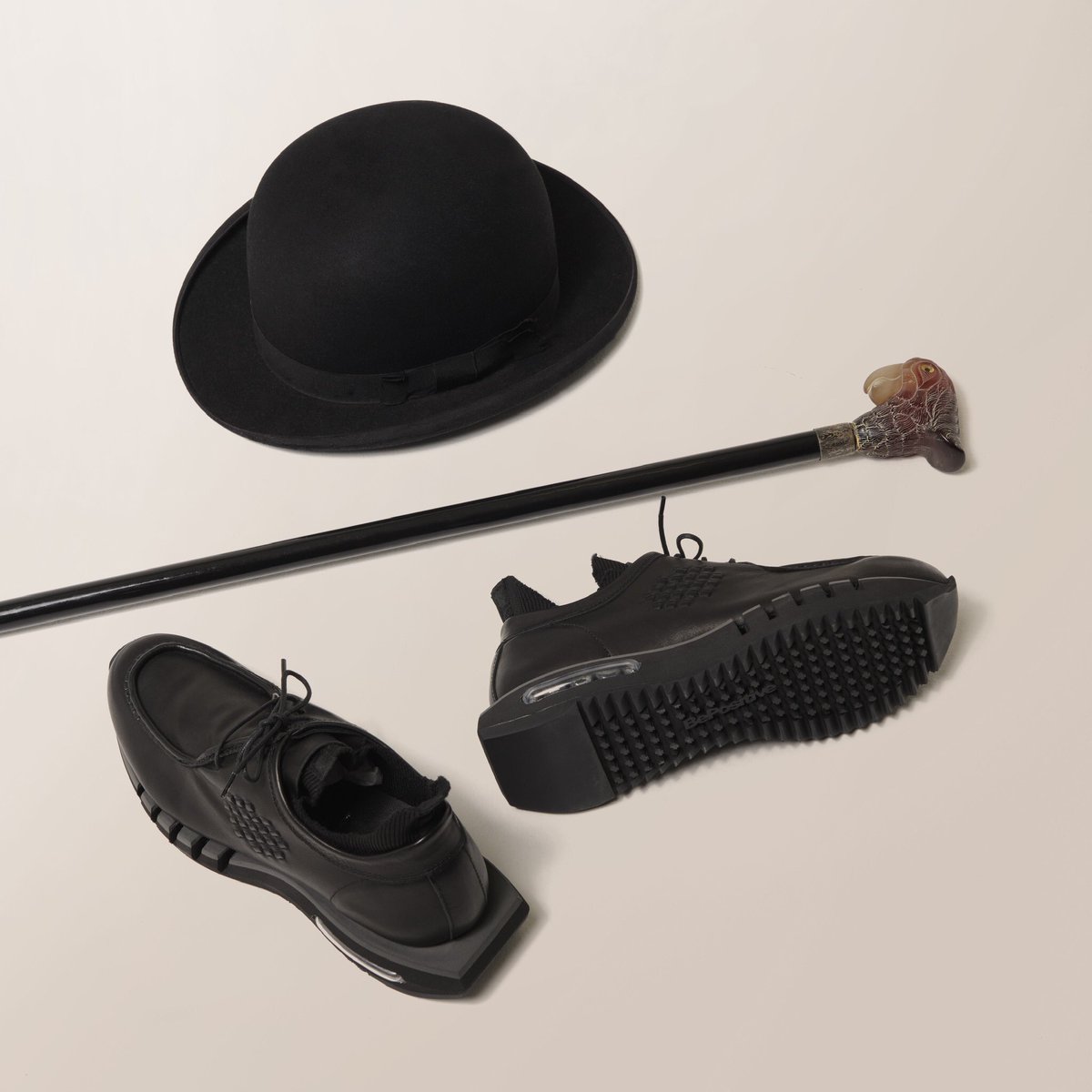 bepositive_it's tweet photo. Ibrido formale

_______________

#bepositive #wally #itsanattitude #luxuryshoe #FW20 #unconventional https://t.co/hLLzInUZI2