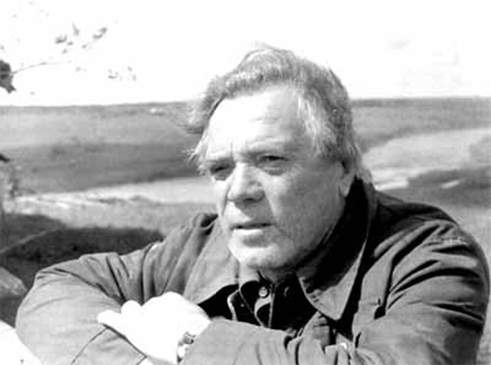 «Ничтожество неосознанно мстит всем, кто здоровее его, умней, честней, совестливей, стараясь низвести людей до своего образа и подобия». Виктор. Астафьев (1924-2001) — русский писатель, ветеран Великой Отечественной войны.