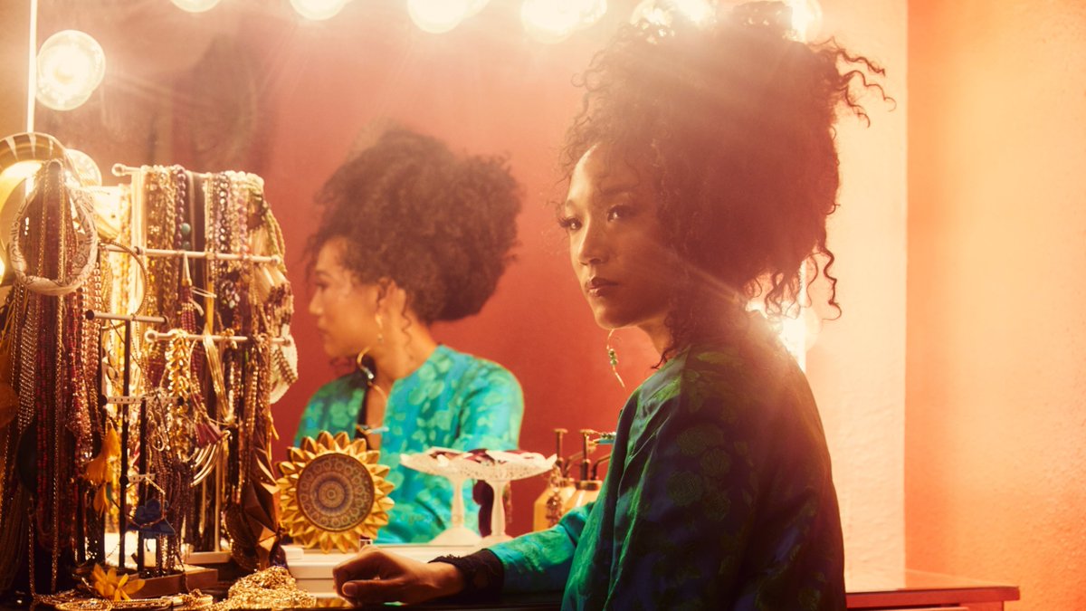 Albumism's tweet photo. NEW MUSIC WE LOVE: @Judith_Hill’s “Baby, I’m Hollywood!” from her forthcoming album of the same name | WATCH the just-released official video here: https://t.co/OK8W3Po5vK https://t.co/mz3jzG2ctq