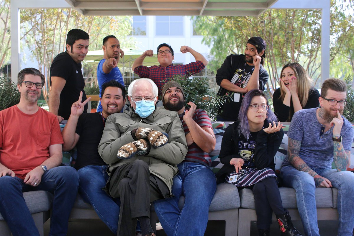 SachiMonster_'s tweet image. A new member on the team #creativeservice #BernieSanders