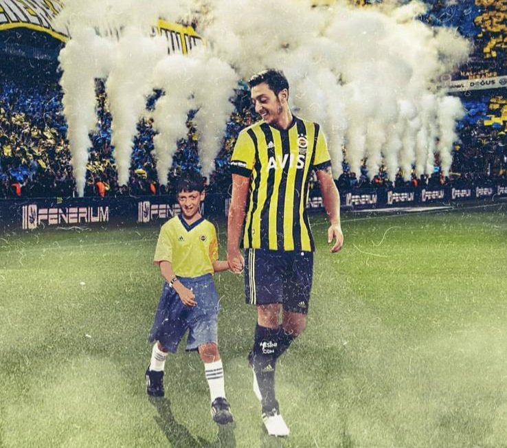 gfb06ankara's tweet photo. ONA BUNA DERT OLDUN! 🤫
#AlayınızaMesutÖzil https://t.co/ffCehG4gFf