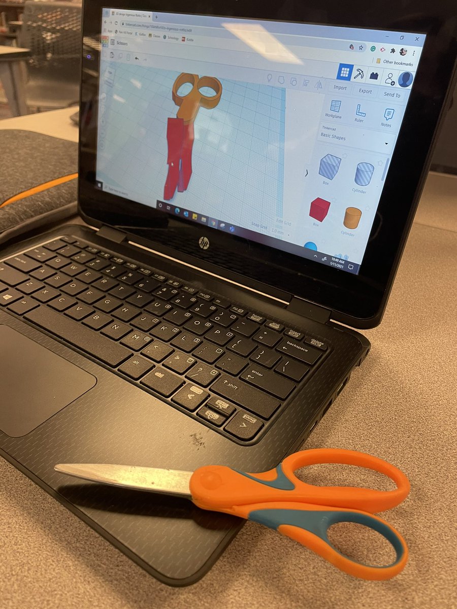 terteach's tweet photo. Creating everyday objects in @tinkercad. Pretty impressive what 5th gr Ss can do so quickly! #makerspace #3Dprinting https://t.co/mDmdMU5VQW