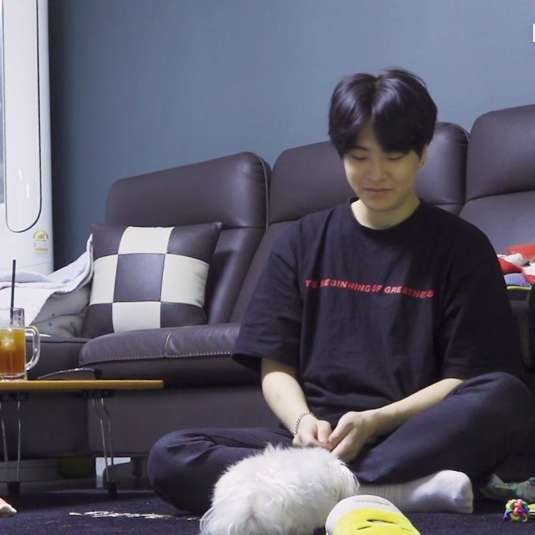 YoungjaesAnkles's tweet photo. normalize staying single until you find your own choi youngjae https://t.co/G8pAbQyxfq