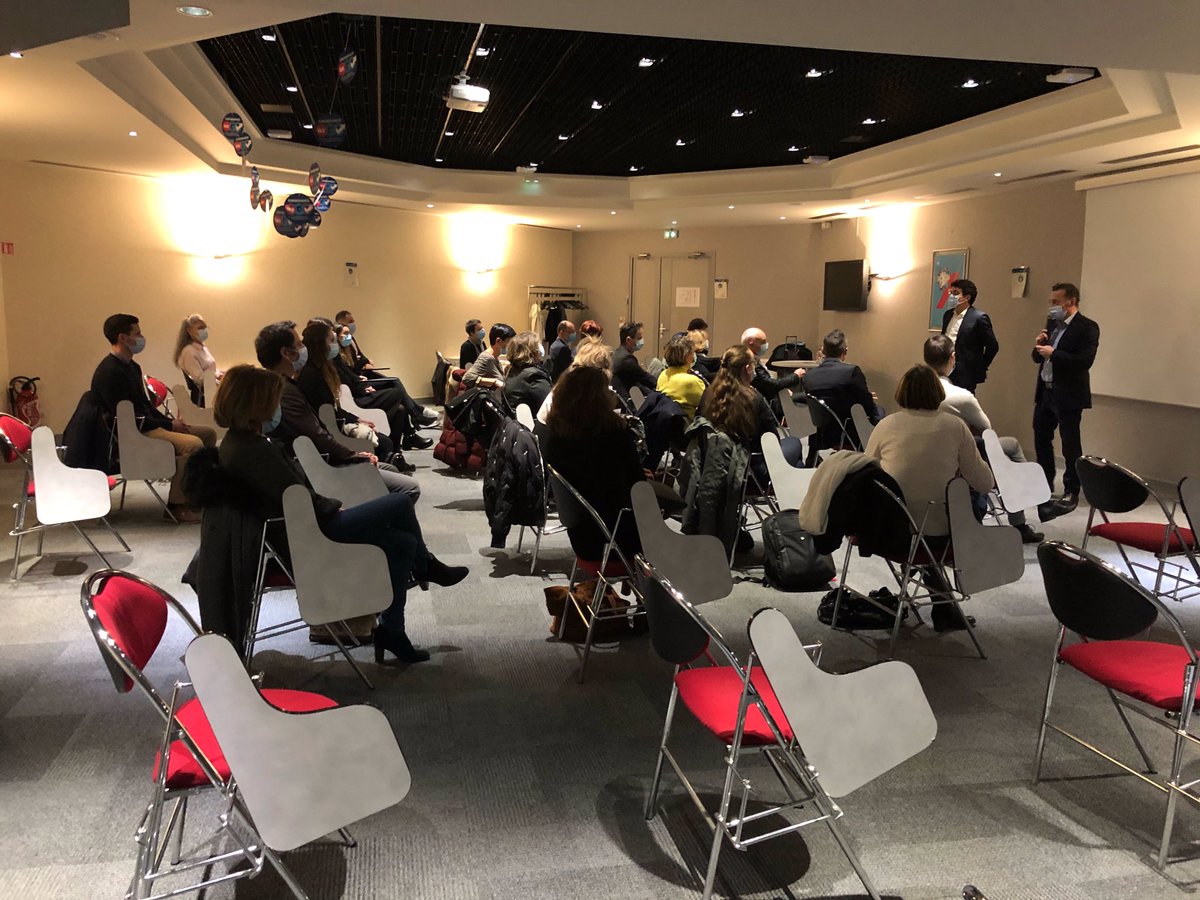 Quel plaisir de retrouver les managers lyonnais🤗 Et d'échanger avec <a href="/guiborie/">Guillaume Borie</a> <a href="/ChateletRichard/">CHATELET RICHARD</a>  #confiance #mobilisation #Manager #AXA #business @BDS_lyon