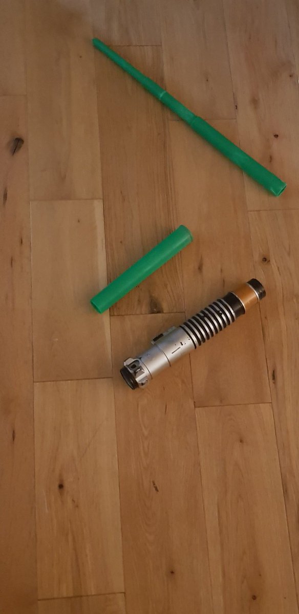 Adamorsomethin2's tweet photo. Me and my brother had a lightsaber battle here is the out come https://t.co/Zk9Pjfs5CR