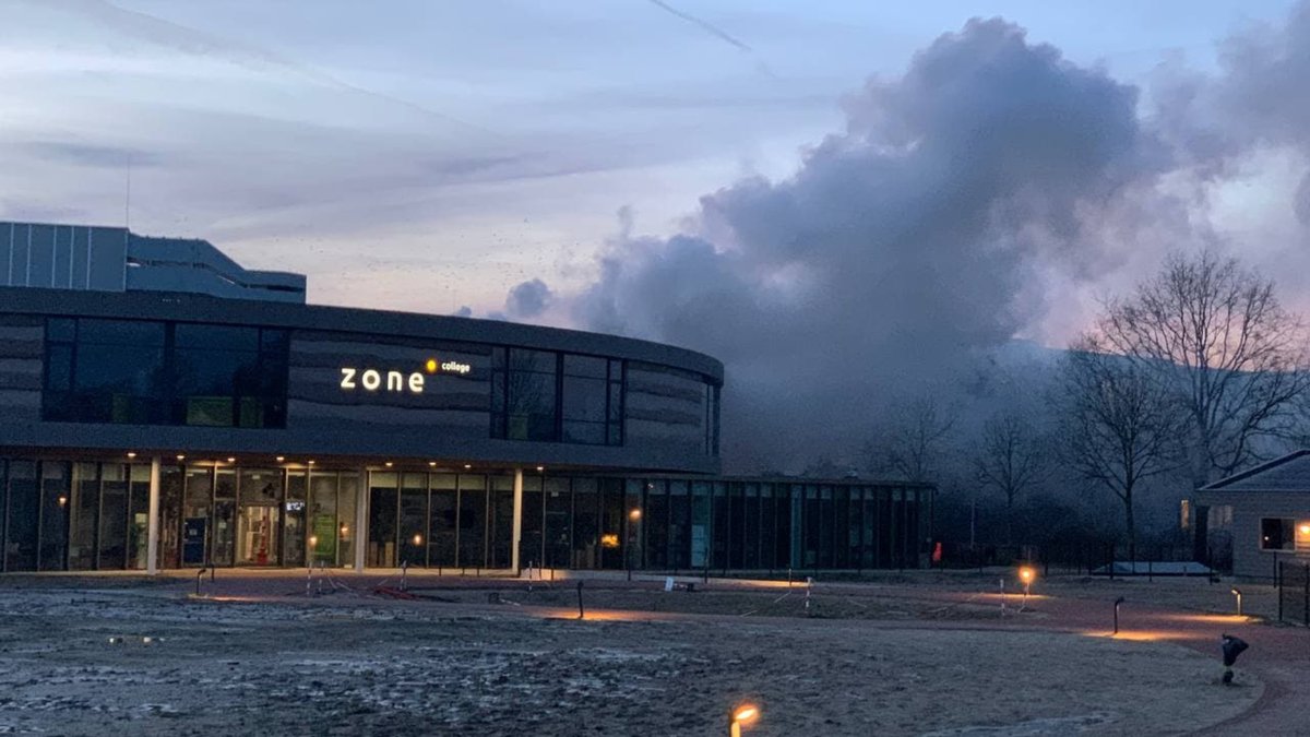 Dieren gered bij grote brand in Doetinchems schoolgebouw..