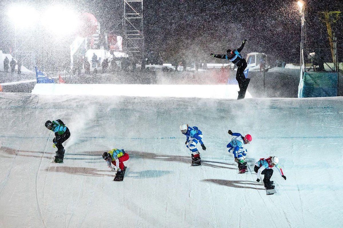 Heureuse de vous donner rendez vous demain à partir 17h45 sur <a href="/lachainelequipe/">la chaine L'Équipe</a>. Qualifiée pour les finales de la première coupe du Monde de la saison. C’était un gros chalenge aujourd’hui. Une journée interminable 😂 
Presque deux ans sans avoir porté un dossard. Voilà c’est fait