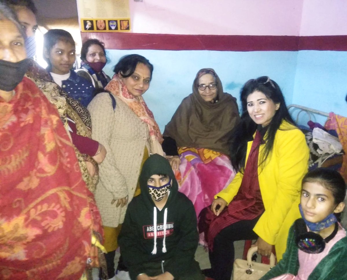 rochika's tweet photo. #Tribute to #SushantSinghRajput Spendin time wid d aged, wid lots of love. n den celebrating SSR by b'ful performances by supporters. tried representin u SSRians who cudnt make it y'day. VHappy Bday @itsSSR ul stay in hearts alwz❤
More pics,videos on FB
@smitaparikh2
#SushantDay https://t.co/TZqGWL1gC3