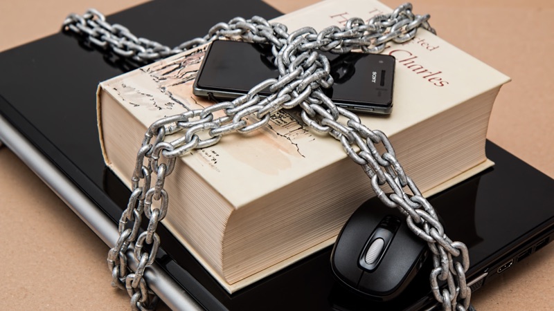 Online privacy is more important than ever. Here are 7 easy ways you can protect your privacy online, plus coupons to save money: couponcause.com/blog/post/7-ex…