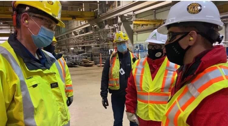 FureyAndrew's tweet image. Impressive to see our government’s investment in supporting offshore workers in action today at Kiewit Cow Head facility in Marystown. Working on living quarters, helideck and other parts of the West White Rose Project. Great to meet the crew with