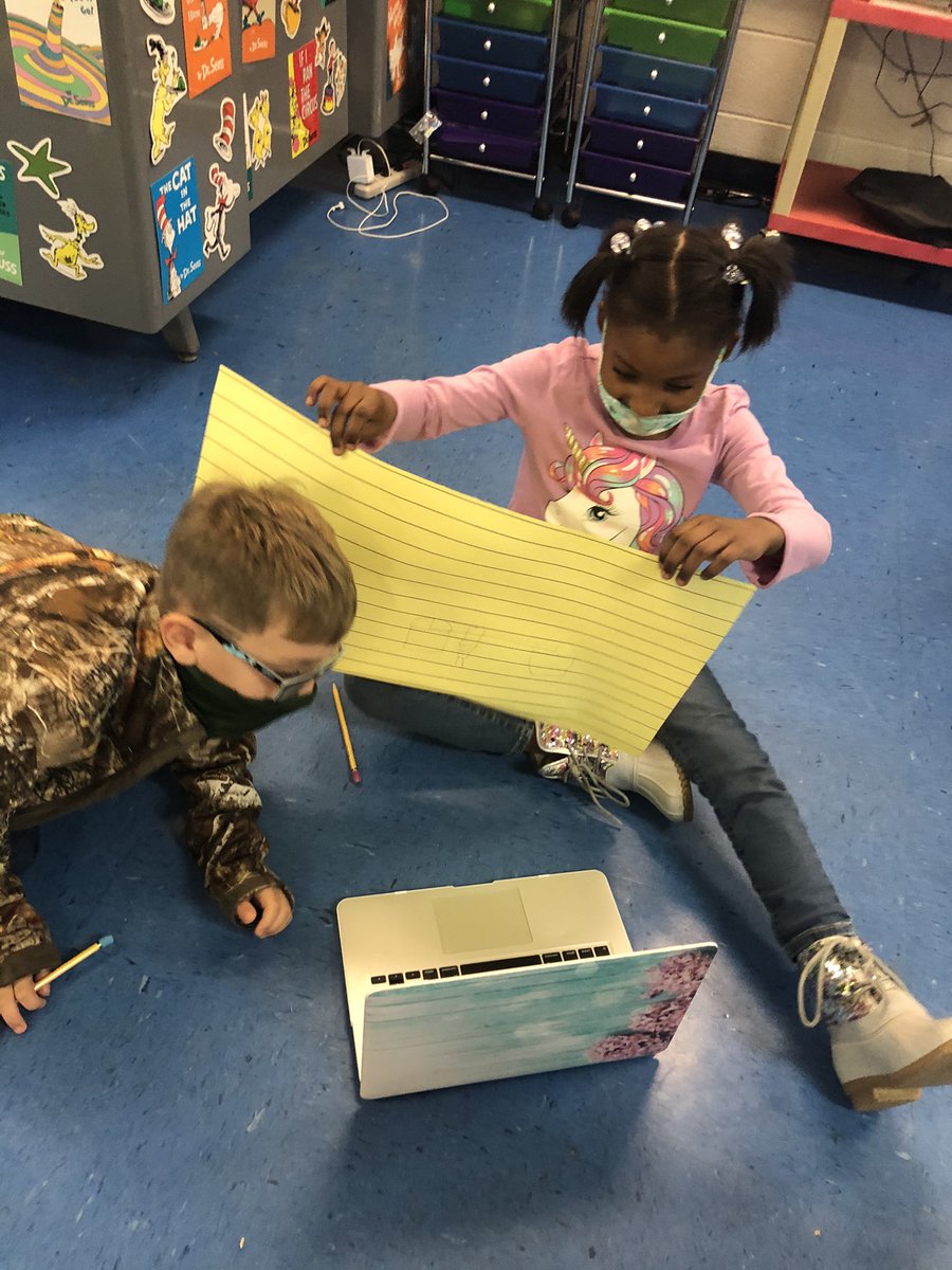 can_howard_'s tweet photo. Collaboration? They got it! Dedicated students? They are! Life long learners? In progress! Today we took our collaboration to a new level &amp; used ZOOM to be an active participant in our problem solving &amp; gallery walk! @Morgan_Green11 @stemleyroadelem @AudreyChatman4 @jannalstrick https://t.co/YtuWtlutNl