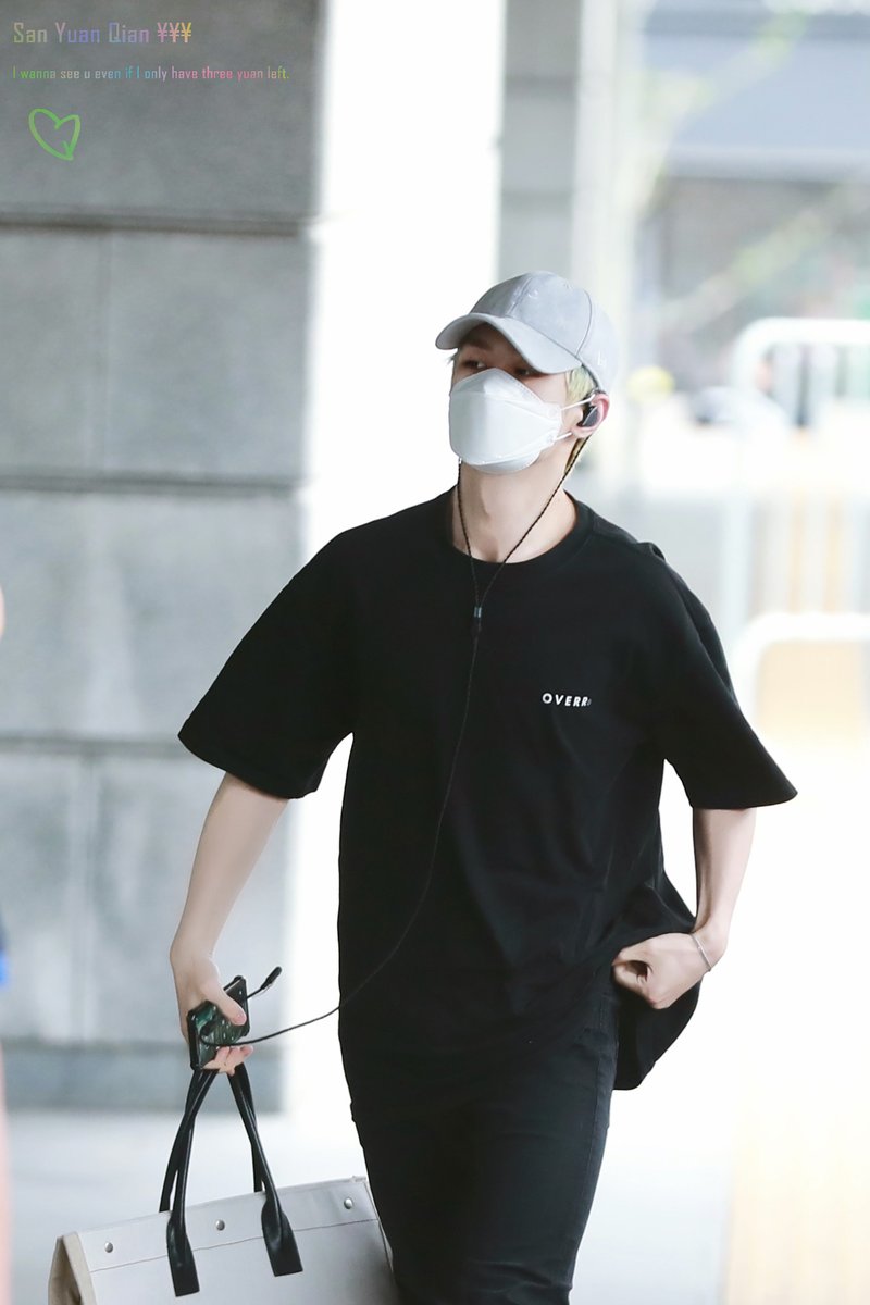 hourly_kun's tweet photo. #KUN #쿤 #钱锟 #WAYV #威神V https://t.co/3QgrhAoEde