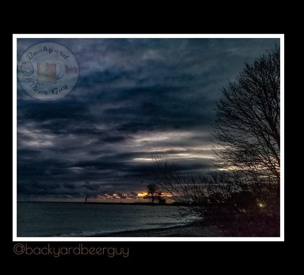 backyardbeerguy's tweet photo. Mood...

#backyardbeerguy #notabeerpost #wintersunsetbythelake https://t.co/42yJgeEeMQ https://t.co/frNPQXAoLq