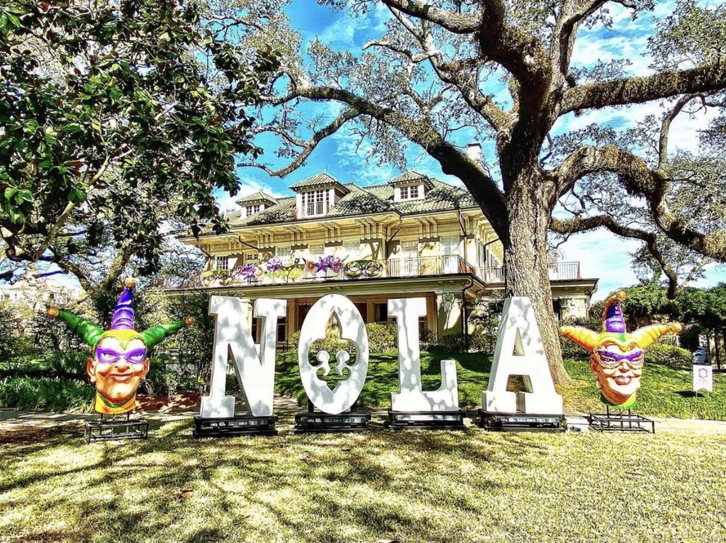 mayorcantrell's tweet photo. #YardiGras 😷🏡 🎭 New Orleanians heeded the call for safe #MardiGras2021 ideas and the creativity exploded!

Check out some #YardiGras #KreweOfHouseFloats in New Orleans! #Tag others we can share in fleet! #CityOfYES 

#NewOrleans #WashYourHands #SocialDistancing #MaskUpNOLA https://t.co/PucvWLdks9