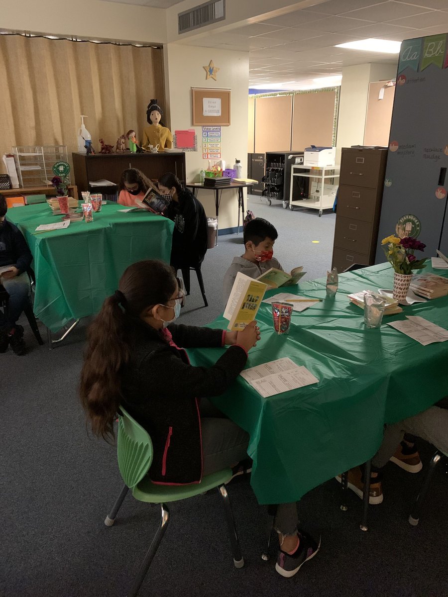 primarybyjess's tweet photo. Fifth grade had a great time celebrating their reading with a book tasting! #Eaglefam #Booktasting https://t.co/Bn43zPmUWP