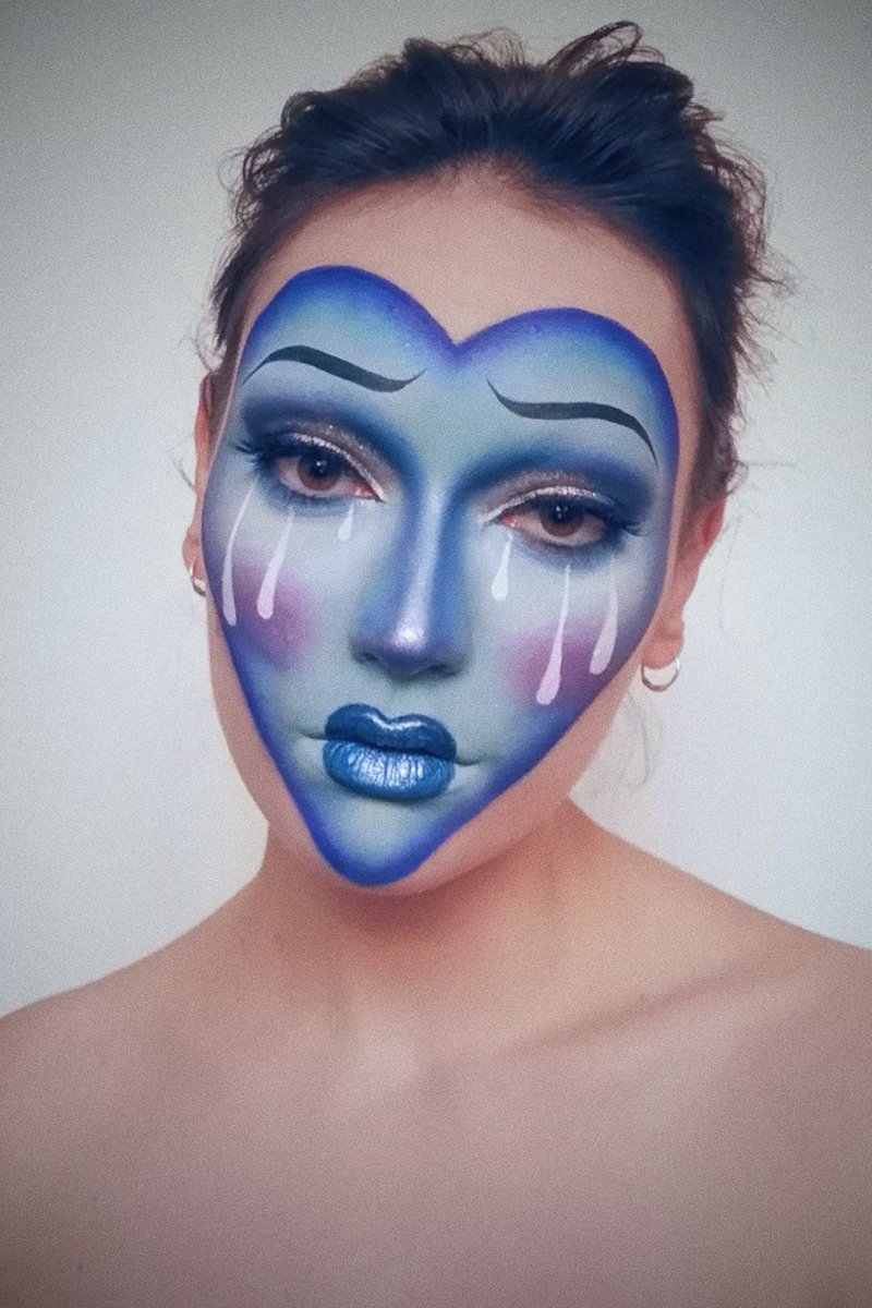 ewiemue's tweet photo. Hi BeautyBay ✨
French self thaught makeup enthusiast here, dreaming of becoming a makeup artist in the theater/living arts field 🎭 and hoping to ~at least~ reach a bigger audience so I can grow and learn even more ✨🌼

IG : ewiemue ✨
#FollowMeBeautyBay https://t.co/O3EtvNiUK4