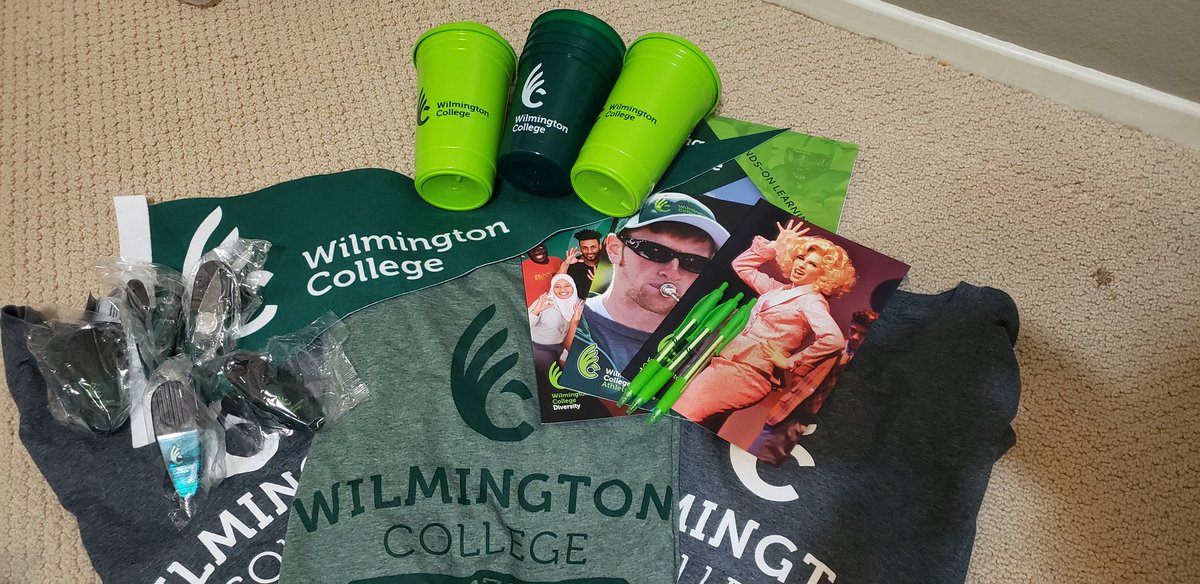 MichelleGorelow's tweet photo. Thank you @WilmingtonColl for sending my daughter all this swag and making sure one of the shirts was my size! 😁 #daughtercollegeready #momnotcollegeready #grewuptoofast https://t.co/PqKPsehYh7