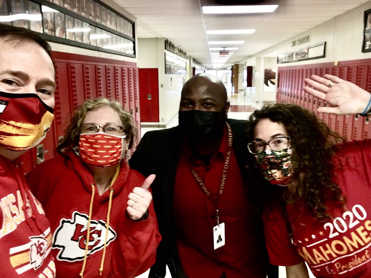 Check out all that Chiefs....er, I mean... Tonka RED! A meeting of minds in the F Hall! ❤️💛 #thisistonka