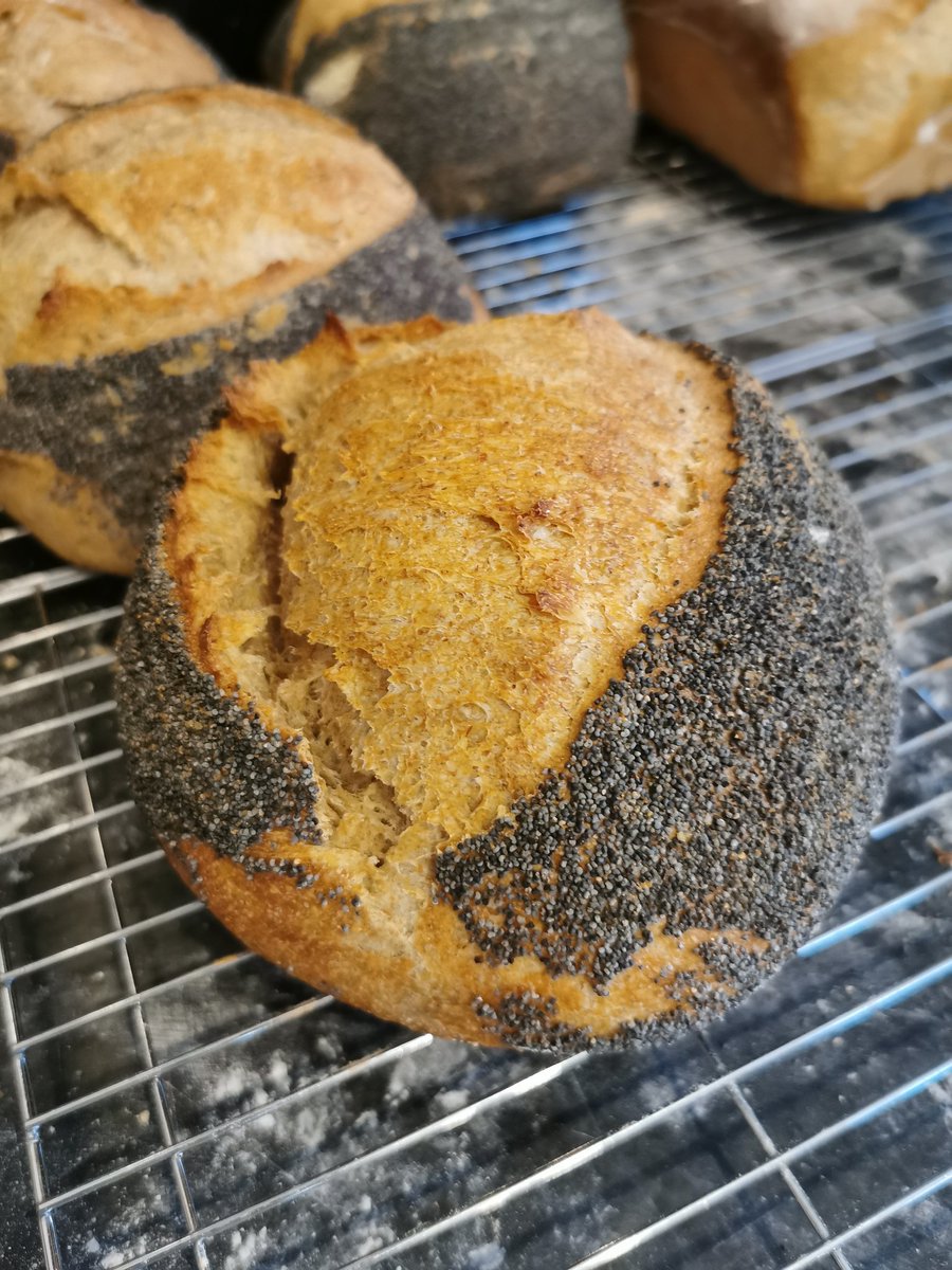 CHullbakery's tweet image. Here's some of today's bakes - including solidarity loaves for @UnityShopHull - do give them your support if you can. There'll be a few Country Loaves at @RootedinHull tomorrow, and the order book is open for next week. If you need solidarity bread, just get in touch ✊❤️ x