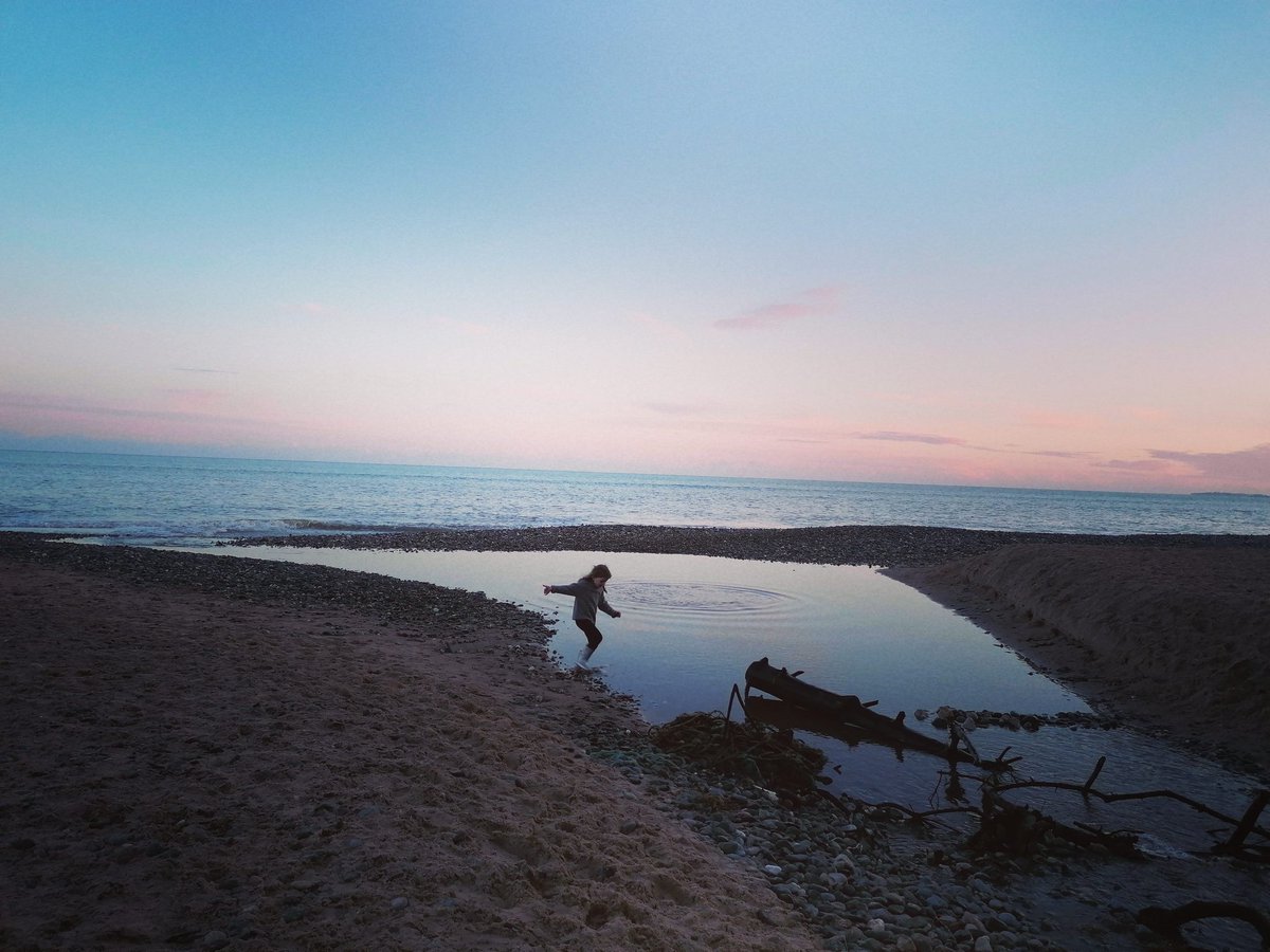 Nature to the rescue, moments after another lockdown meltdown.

#lockdown #ocean #sea #naturetotherescue #nature #Meltdown