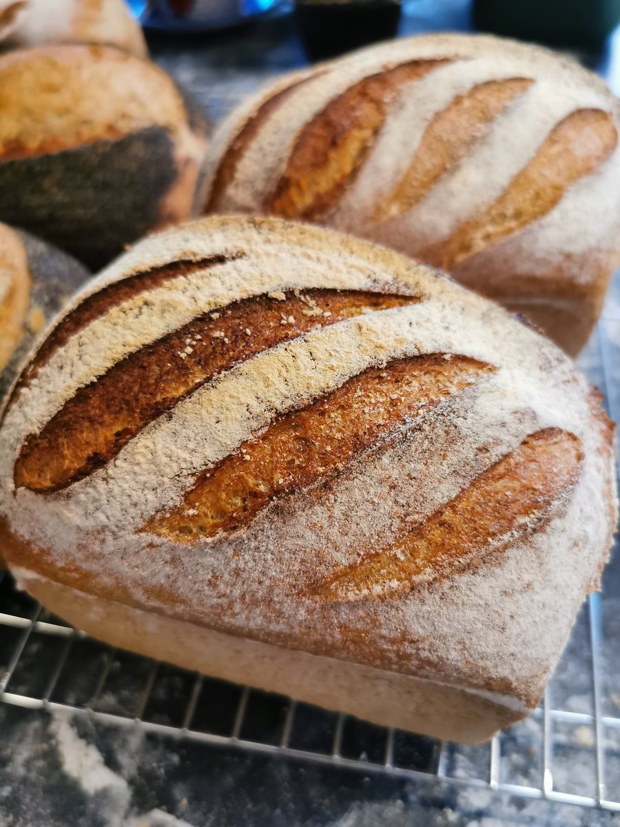 CHullbakery's tweet image. Here's some of today's bakes - including solidarity loaves for @UnityShopHull - do give them your support if you can. There'll be a few Country Loaves at @RootedinHull tomorrow, and the order book is open for next week. If you need solidarity bread, just get in touch ✊❤️ x