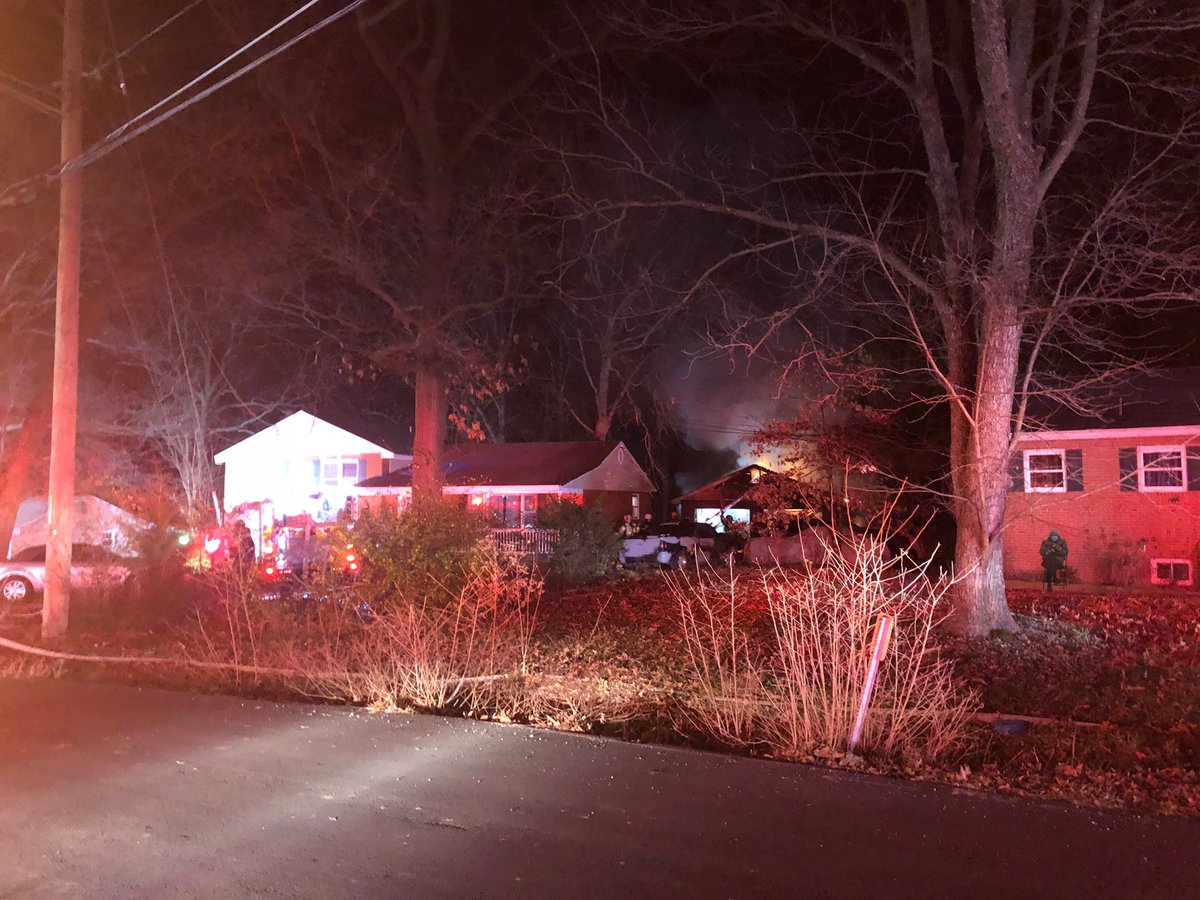 Kentland33's tweet photo. Last night #Engine331 was dispatched on the Working Fire Dispatch and #Tower33 was dispatched as second due truck for the auto on fire inside of a garage in 37's area #kentland33 https://t.co/C7FCpgd2th
