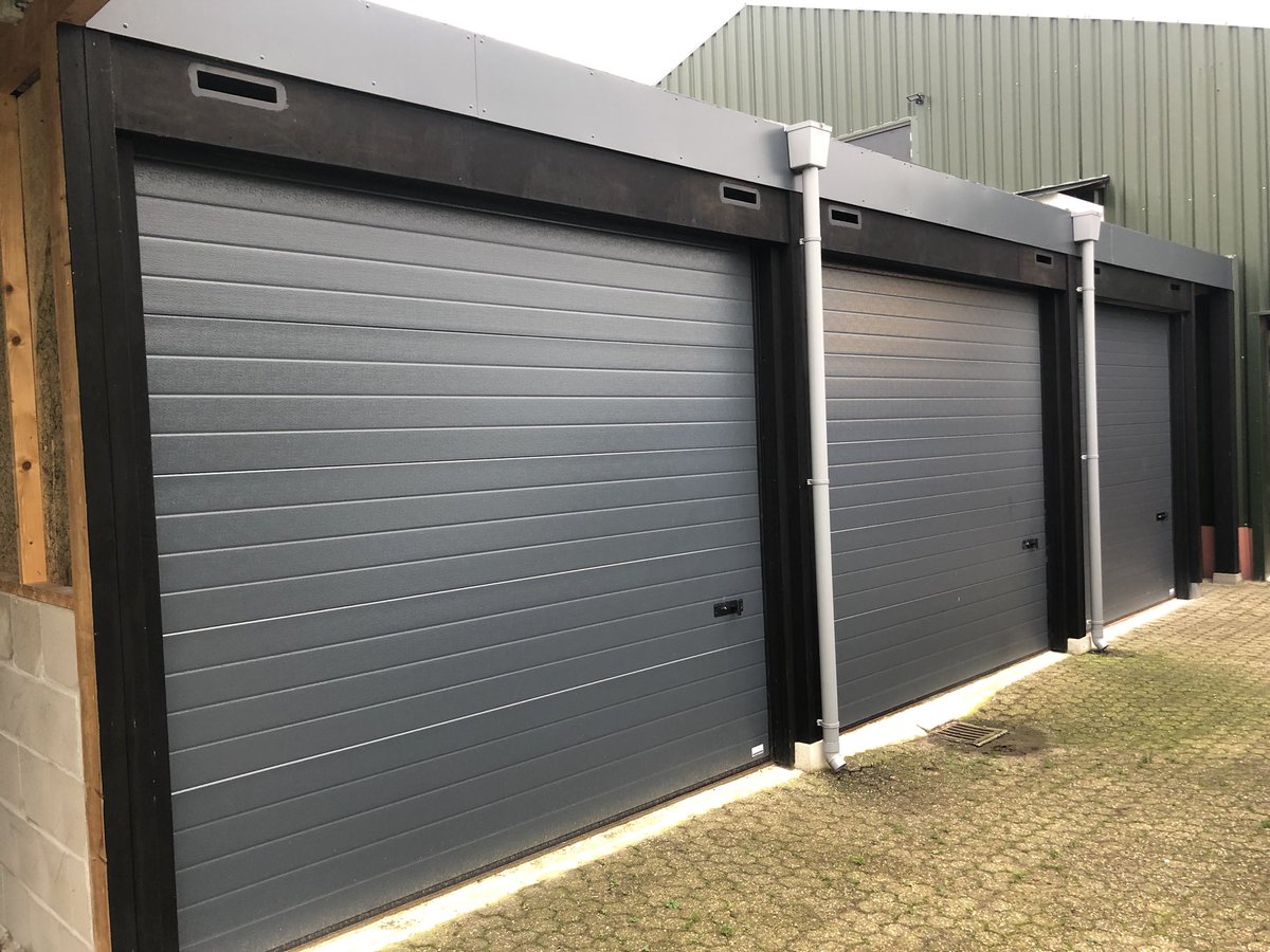Op zoek naar opslagruimte in Vorden 20m2 / box bel voor info 0610697643