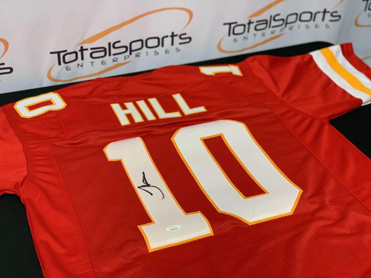 TSEKansasCity's tweet image. If Tyreek Hill has 2+ total touchdowns tonight AND the Chiefs win, we'll give a Tyreek Hill autographed jersey to someone who retweets this tweet AND follows us!