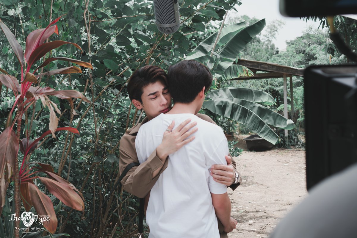 TharnType_s's tweet photo. สวัสดีวันเสาร์ภาพเบื้องหลัง EP.11 มาแล้วนะคะ สามารถติดตามภาพเพิ่มเติมได้ที่ FB: TharnType The Series หรือคลิกที่นี่ https://t.co/pWUPWEpEn3 ส่วนใครยังไม่ได้ดูตอนล่าสุดอย่าลืมไปย้อนหลังกันที่ LINE TV ตอนนี้เลย

https://t.co/AuK8aMBLSA

#TharnTypeSS2EP11 https://t.co/Vr3vMHh9Di
