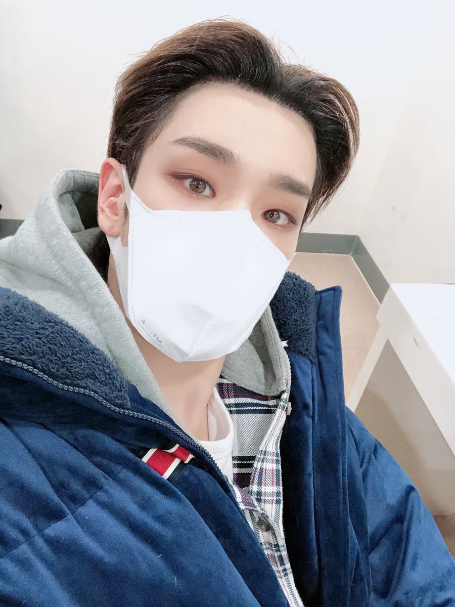 majebam008's tweet image. Byeongkwan says wear a mask 😷😷 
#ChoiceSelcaDay #ACE #에이스 #초이스 @official_ACE7