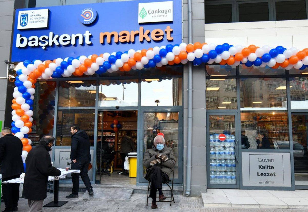 #BernieSanders Başkent Market'in Kızılay şubesine uğramadan eve gitmez.