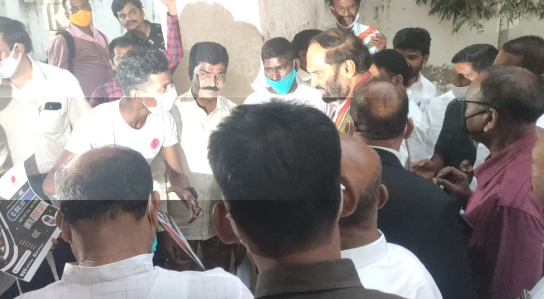 It was a great interaction with @UttamTPCC Uttam Kumar sir explaining the importance of Dial - 100
at Gandhi Bhavan , Hyderabad 

<a href="/amarprasadreddy/">Amar Prasad Reddy</a> <a href="/iamdatchana/">DATCHANAMOORTHY RAMU</a> <a href="/Imchandusatish/">Chandu Venkata Satish</a> <a href="/Kadari_86/">Naresh Kadari</a> <a href="/hydcitypolice/">Hyderabad City Police</a> <a href="/TelanganaDGP/">DGP TELANGANA POLICE</a> <a href="/TelanganaPolice/">Telangana Police</a>