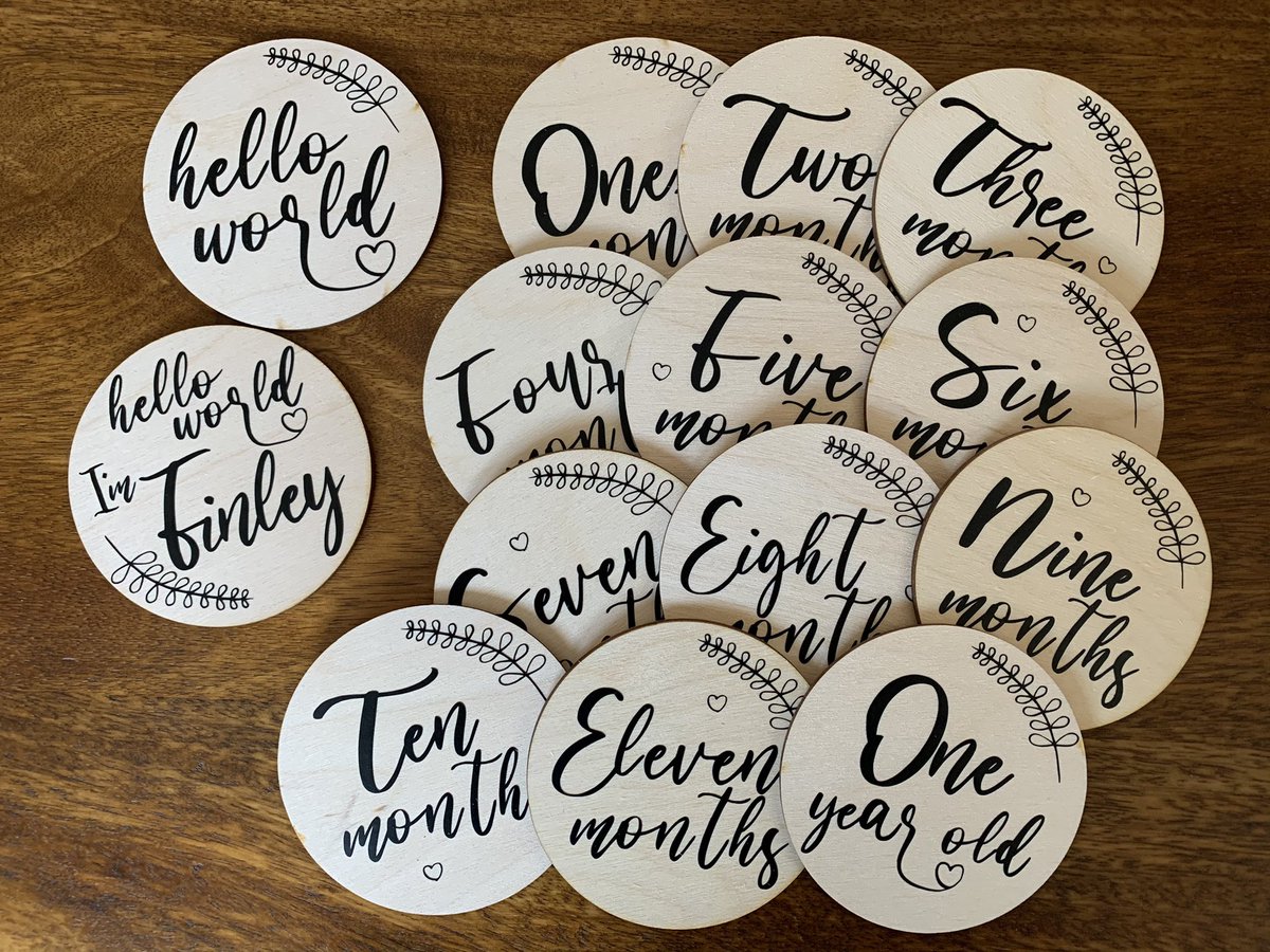 HMakes2's tweet image. Adorable wooden baby milestone photo props to welcome your little bundle into the world! Available as a single ‘hello world’ disc for £2, or a full set of 13 (hello world and 12 monthly milestones) for £16. Discs are smooth wood, 10cm diameter, approx 4mm depth 💕