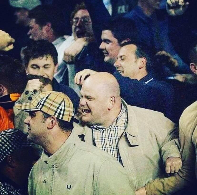 Vervelen schetsen Elastisch Football Away Days on Twitter: "The Burberry hat days before the brand  dropped it because of its association with hooliganism.  https://t.co/aHnHkpj3bH" / Twitter