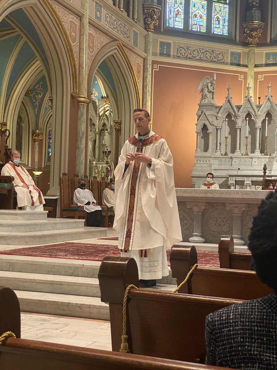 scrossdiosav's tweet photo. Mass at the Cathedral this afternoon. https://t.co/XboLsTRiY7