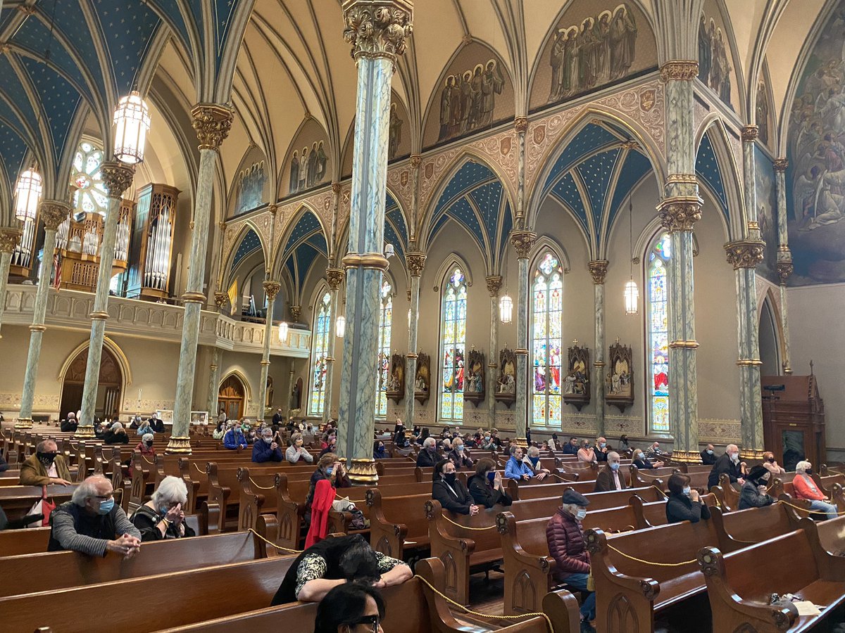 scrossdiosav's tweet photo. Mass at the Cathedral this afternoon. https://t.co/XboLsTRiY7
