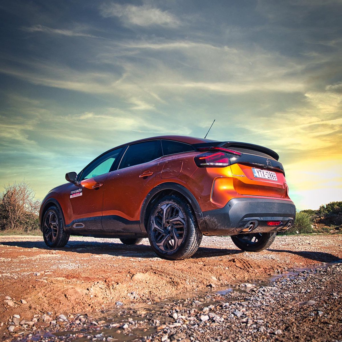 GSargiannidis's tweet photo. That’s the new Citroen C4 C-Cross. Do you dig it? @Citroen #citroen #citroenc4ccross #newc4ccross https://t.co/f8tZfK2ZbV